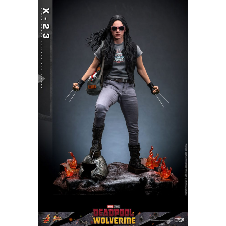 335€ Deadpool y Wolverine Movie Masterpiece Figura 1/6 X-23 27 cm