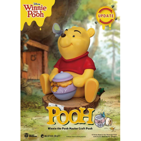 Winnie the pooh master craft statue