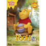 Winnie the pooh master craft statue