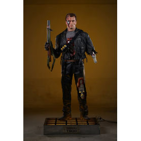8499€ TERMINATOR BATTLE DAMAGED 1/1 LIFE SIZE