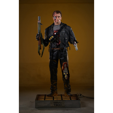 8499€ TERMINATOR BATTLE DAMAGED 1/1 LIFE SIZE